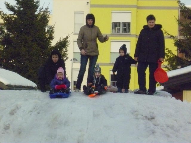 tudi vrt ev hrib je aktualen za sankanje