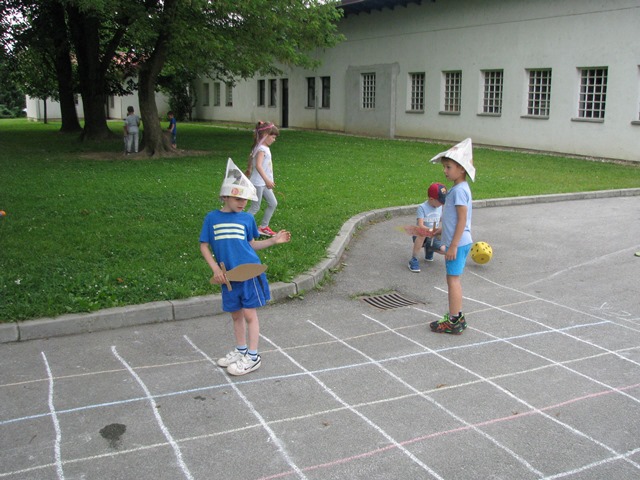 Popoldanske dejavnosti-likovni k., glasbeni in športne igre (11)