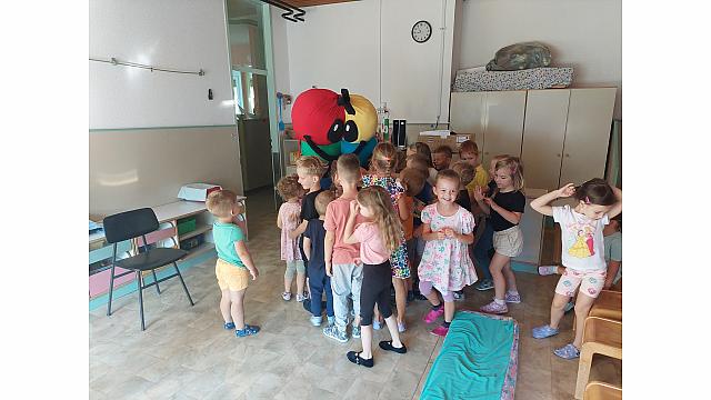 Mali grolek na obisku (2)