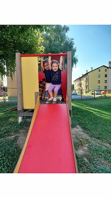 Igra na igrišču in igralih (10)