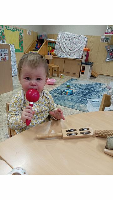 Orleki - petje zimskih pesmic (1)