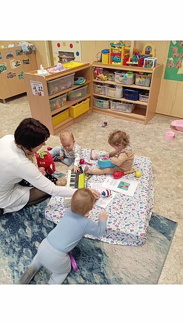 Orleki - petje zimskih pesmic (3)