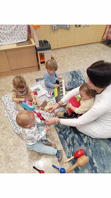 Orleki - petje zimskih pesmic (4)