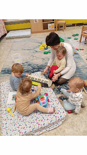 Orleki - petje zimskih pesmic (6)