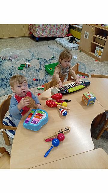 Orleki - petje zimskih pesmic (8)