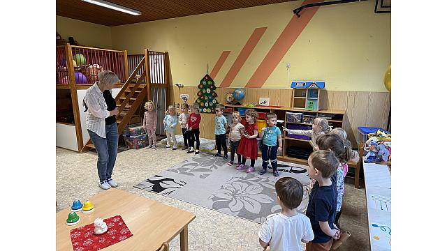 glasbena delavnica - Pedenjpedi, lizike (4)