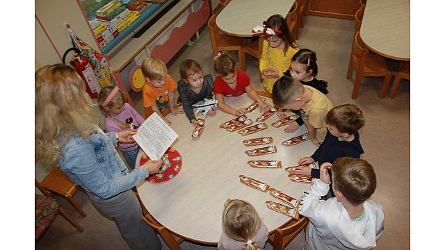 Miklavževa delavnica (žoge) (1)