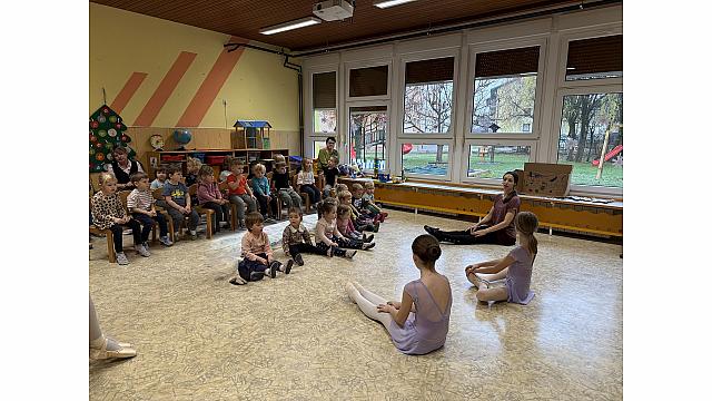 obisk baletne šole - sovice, Pedenjpedi, lizike (3)