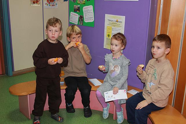 Sadno zelenjavni dan (raziskovalci, mehurčki, žoge) (11)