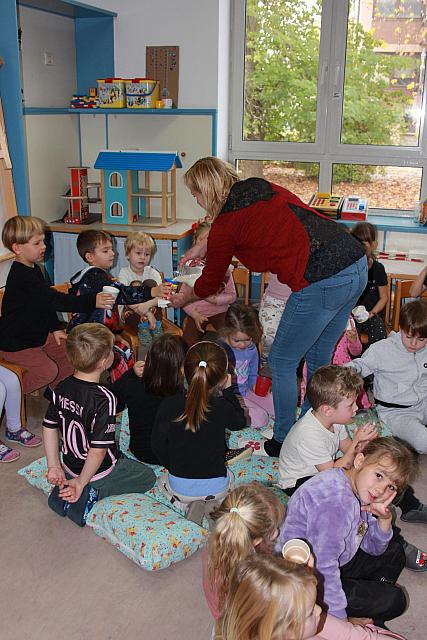 Priprava mlečnih namazov z Nado (raziskovalci, mehurčki, žoge) (11)