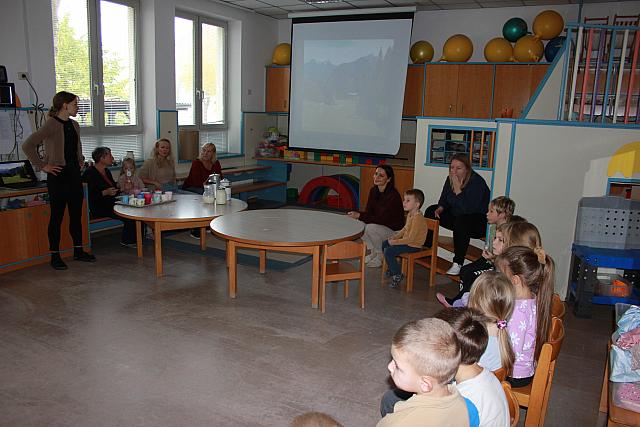 Priprava mlečnih namazov z Nado (raziskovalci, mehurčki, žoge) (13)