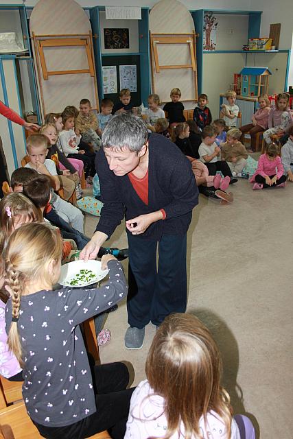 Priprava mlečnih namazov z Nado (raziskovalci, mehurčki, žoge) (6)