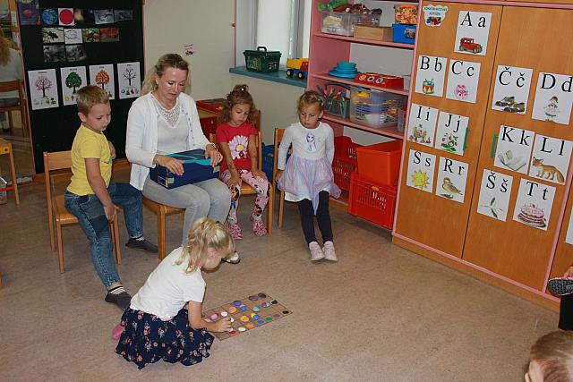 Razvrščanje kamnov po barvi (2)