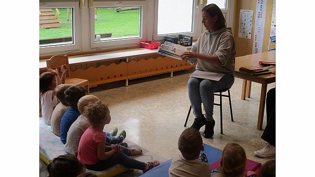PRAVLJIČARKI SANDRA IN NATAŠA (3)