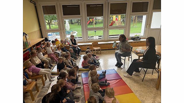 obisk knjižničark (10)-Sovice, Pedenjpedi, Lizike