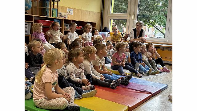 obisk knjižničark (5)-Sovice, Pedenjpedi, Lizike