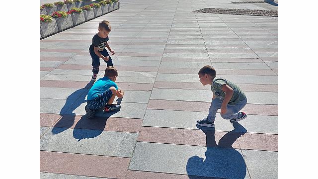 risanje na trgu in igra štrbunk -muzikanti (2)