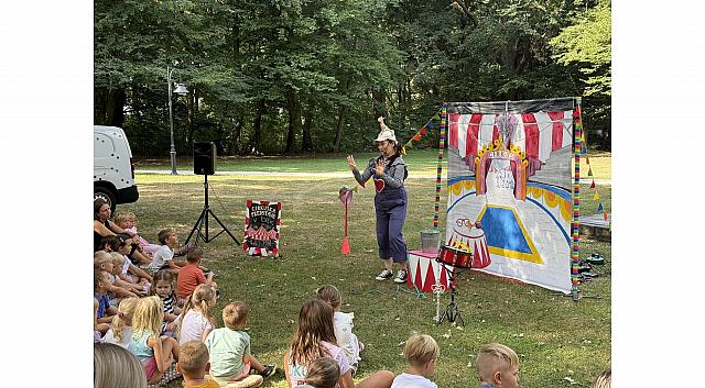 gledališka predstava pod hrasti (3)