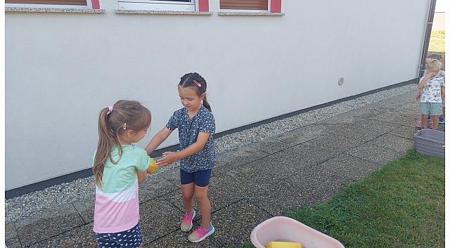 igre z vodo in gobami (2)