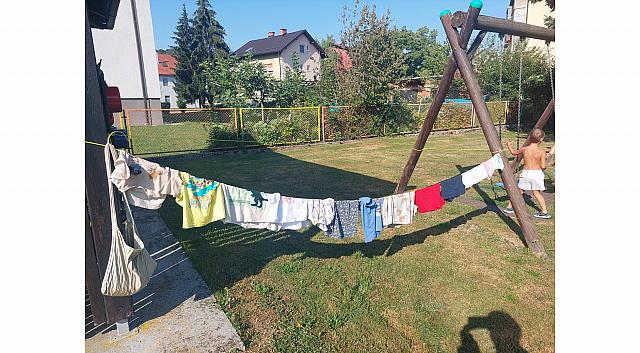 obešamo mokre majice (1)