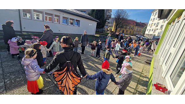 Rajanje na trgu in atriju Mehurčki (4)