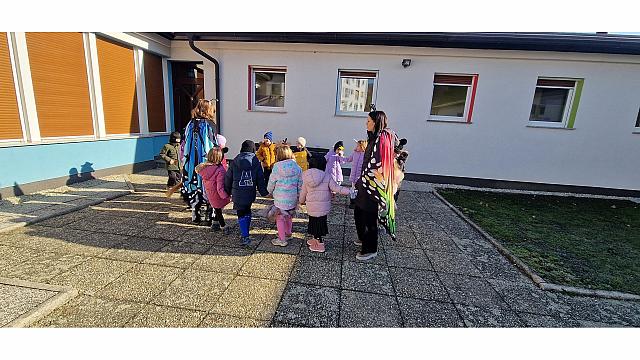 Rajanje v atriju in na trgu Raziskovalci (2)