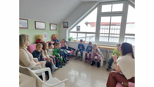 obisk v knjižnici (2)