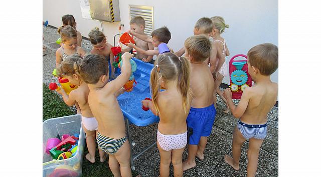 Uživanje v vodi oddelek B (2)