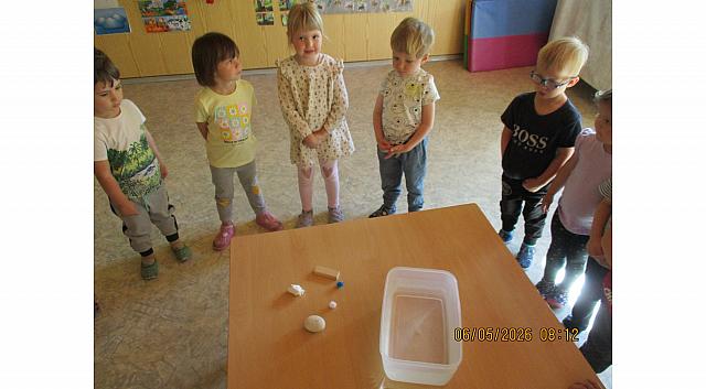 Eksperimentiranje z vodo (26)