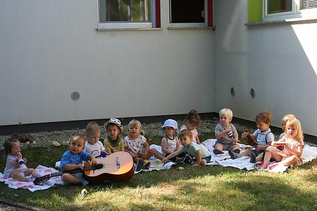 glasbeni kotiček na prostem (2)