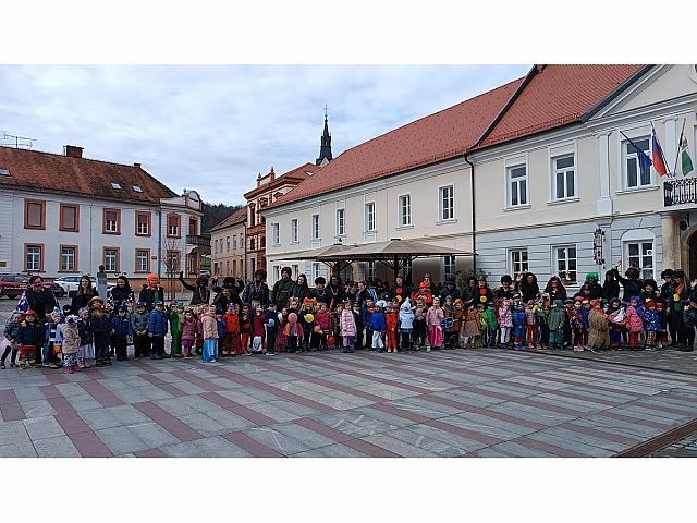 Pustna povorka in rajanje