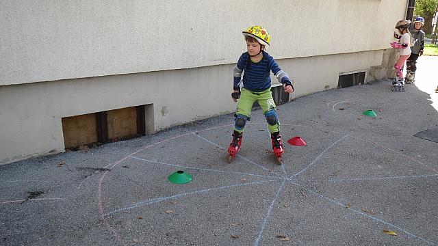 5.DAN-vožnja po eni nogi, vožnja skozi tunel, igra dan-noč, zaustavljanje,.. (6)