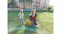 Igra na igrišču in igralih (1)
