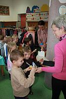 Sadno zelenjavni dan (raziskovalci, mehurčki, žoge) (20)