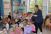 Priprava mlečnih namazov z Nado (raziskovalci, mehurčki, žoge) (7)