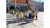 Igrajmo se skupaj na trgu (Raziskovalci, Mehurčki, Žoge, šola) (20)