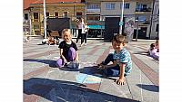 Igrajmo se skupaj na trgu (Raziskovalci, Mehurčki, Žoge, šola) (37)