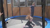 Skakanje na trampolinu (9)